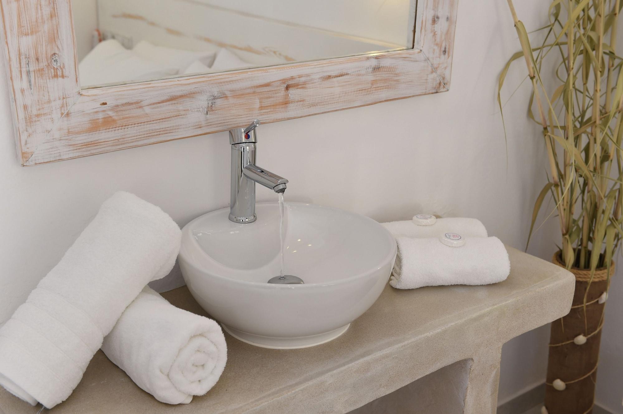 Porto Naoussa (Adults Only) Hotel Ngoại thất bức ảnh
