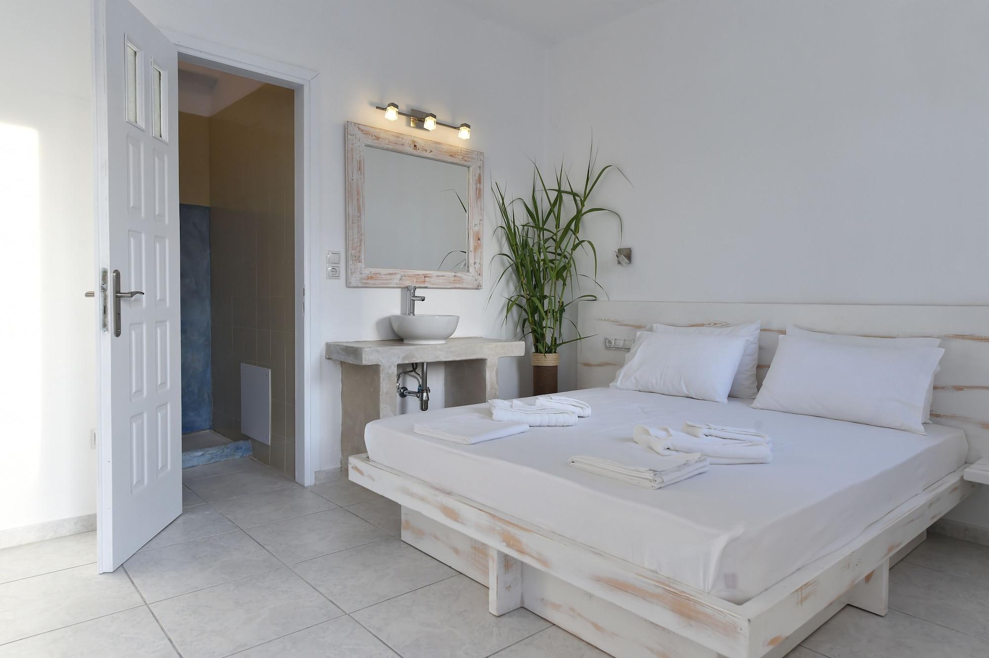 Porto Naoussa (Adults Only) Hotel Ngoại thất bức ảnh
