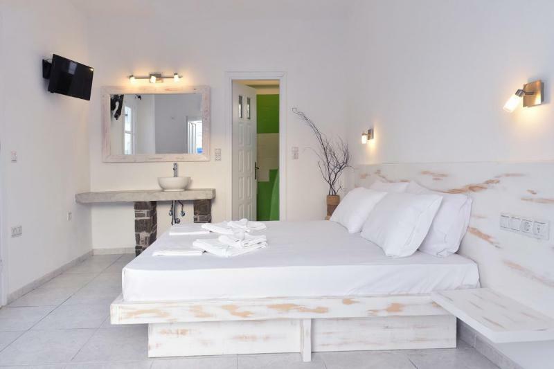 Porto Naoussa (Adults Only) Hotel Ngoại thất bức ảnh